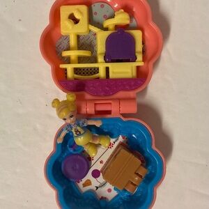 Polly Pocket Tiny Pocket Places Purrfect Playhouse Including A Doll 2018